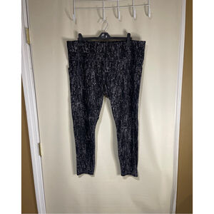 NWOT Athleta Women’s 1X Black Gray Patterned Leggings